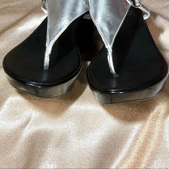 WILD PAIR Italy metallic silver leather sandals 9 - Picture 4 of 9